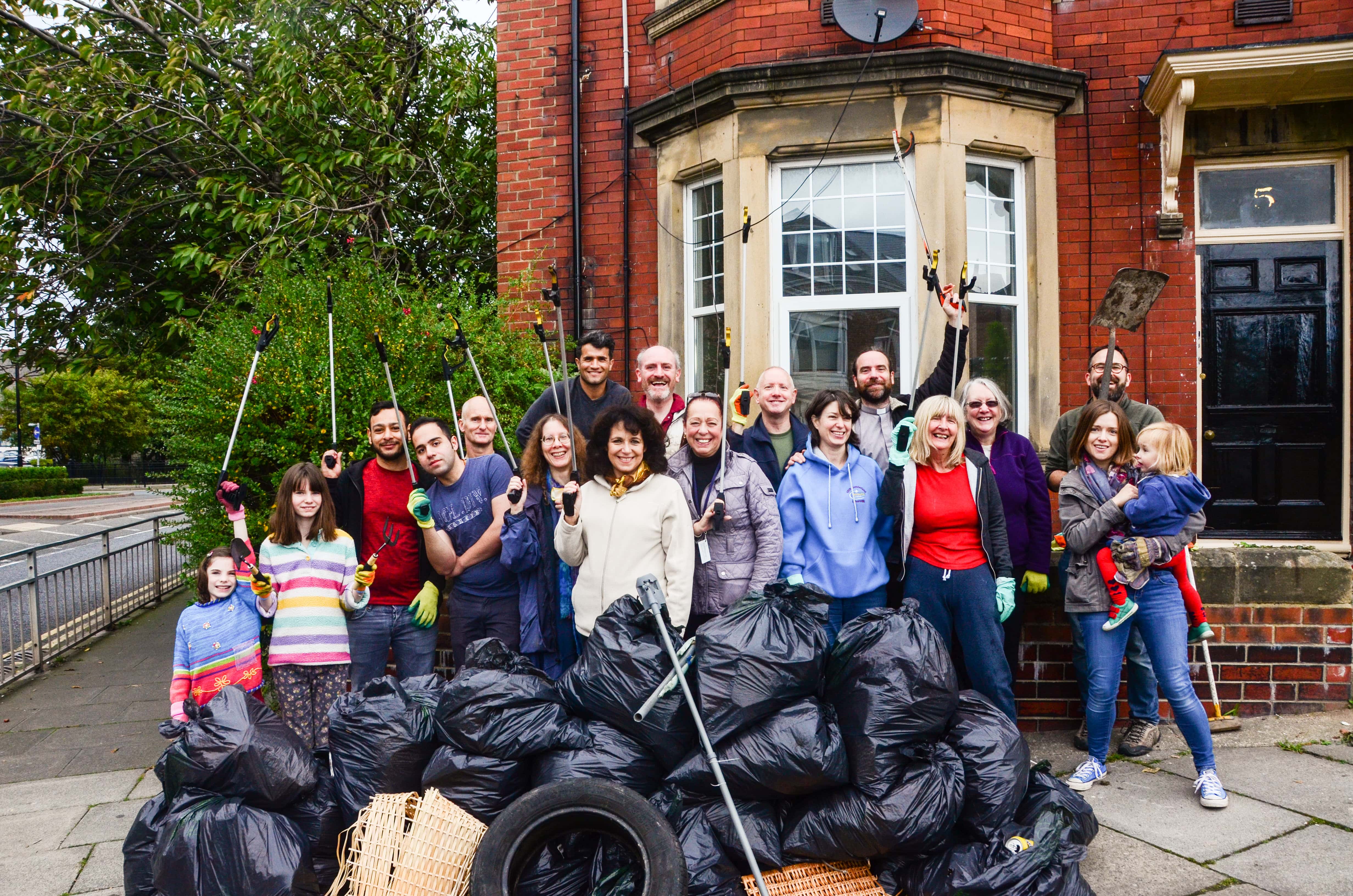 MP Julie Elliott and the team of volunteer litter-pickers